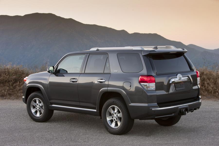  Toyota 4Runner 2010 года  (фото 84 из 84)